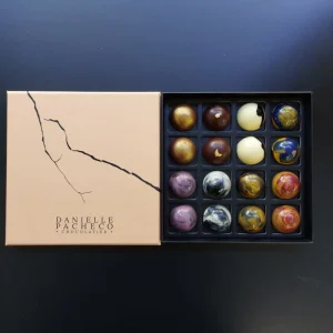 caja de 16 bombones de chocolate