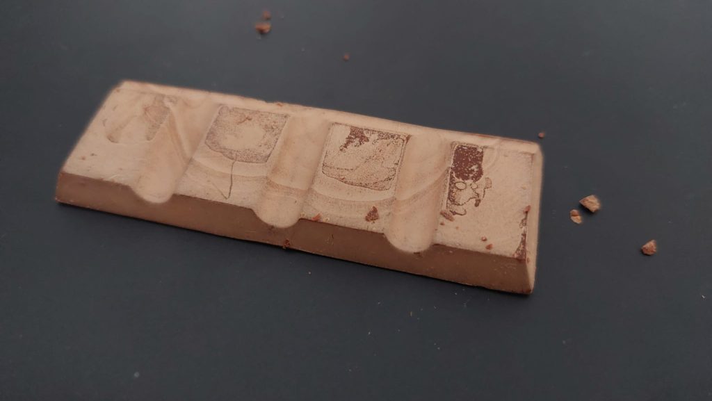 blanqueamiento por azúcar en una tableta de chocolate