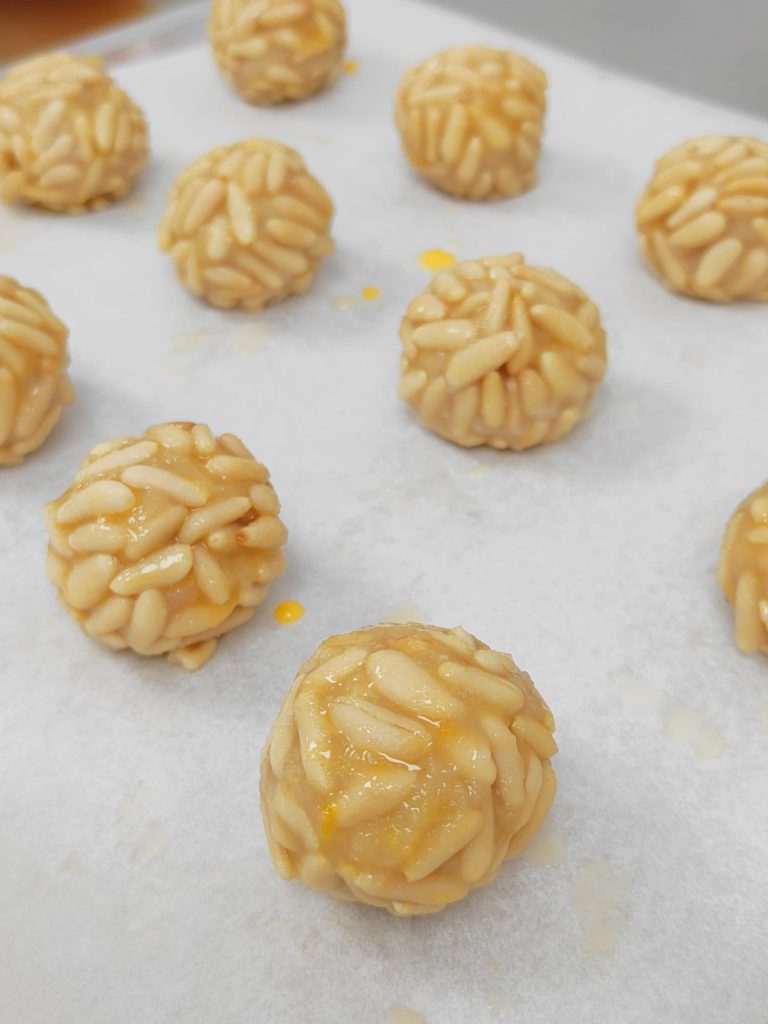 panellets listos para hornear